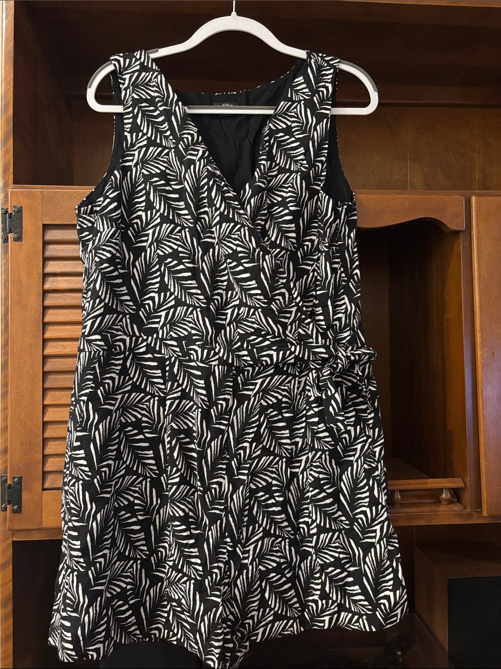 LOFT Black and White Leaf-Print Sleeveless Jumpsuit